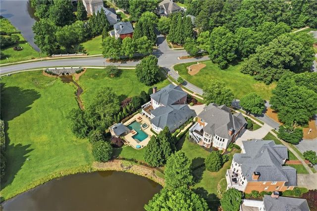 1072 Moores Walk Lane, Suwanee, GA 30024