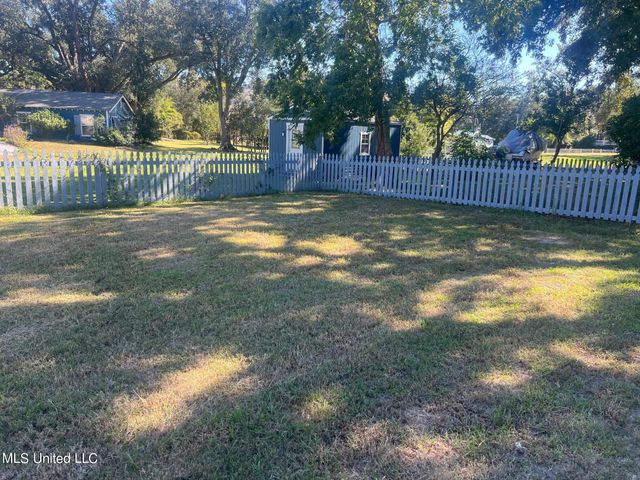 204 Caron Lane, Bay Saint Louis, MS 39520