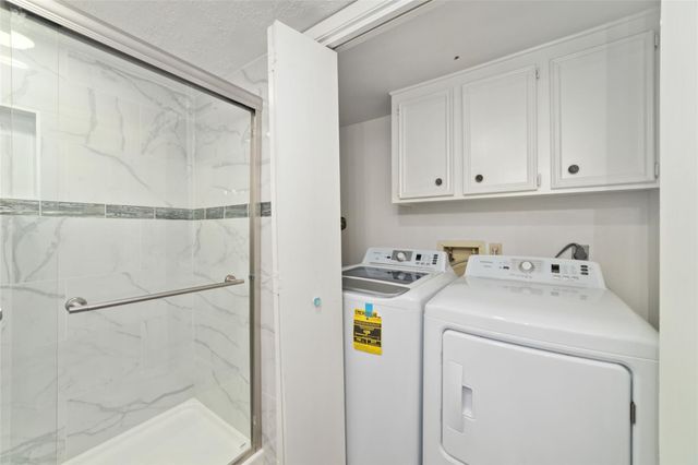 717 Davis Road, League City, TX 77573