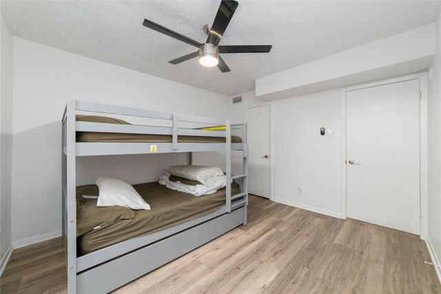 717 Davis Road, League City, TX 77573