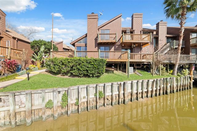 717 Davis Road, League City, TX 77573