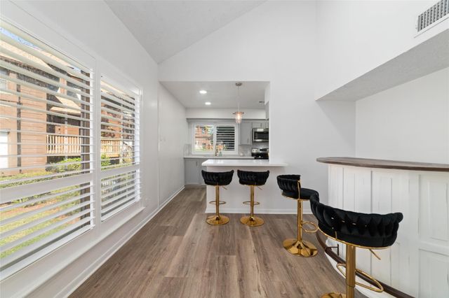 717 Davis Road, League City, TX 77573