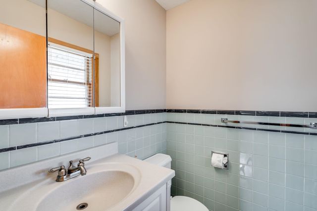 834 Big Bend Rd, Wichita, KS 67218