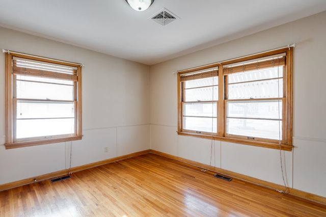 834 Big Bend Rd, Wichita, KS 67218