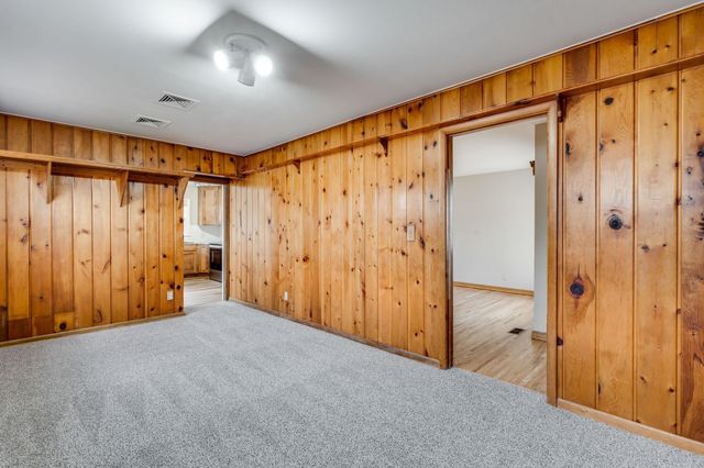 834 Big Bend Rd, Wichita, KS 67218