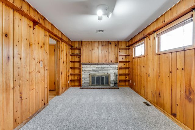 834 Big Bend Rd, Wichita, KS 67218