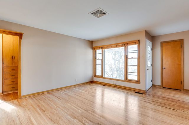 834 Big Bend Rd, Wichita, KS 67218