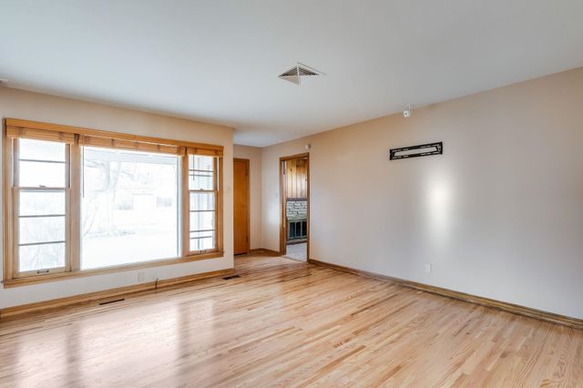 834 Big Bend Rd, Wichita, KS 67218