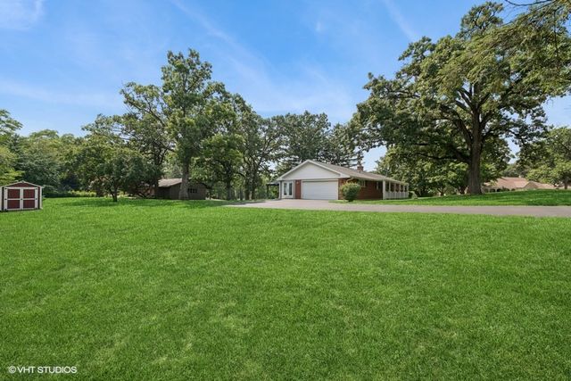 1301 Little John Drive, Elgin, IL 60120