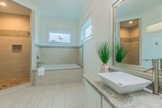 1 Calle Traviesa, Pensacola Beach, FL 32561