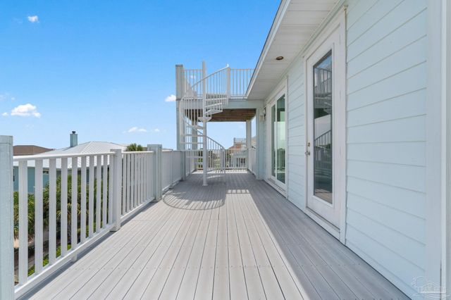1 Calle Traviesa, Pensacola Beach, FL 32561