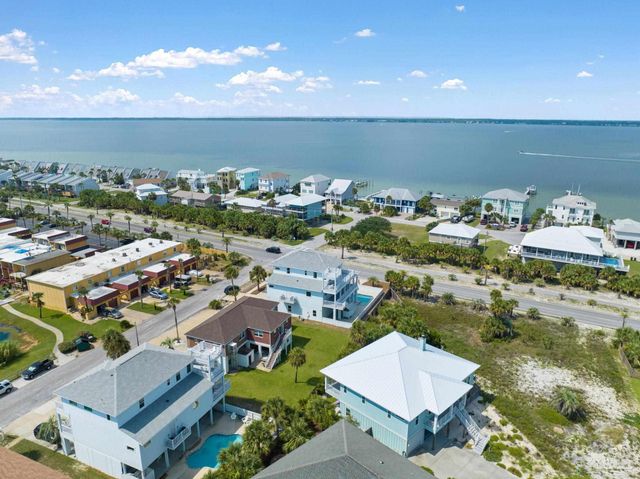 1 Calle Traviesa, Pensacola Beach, FL 32561