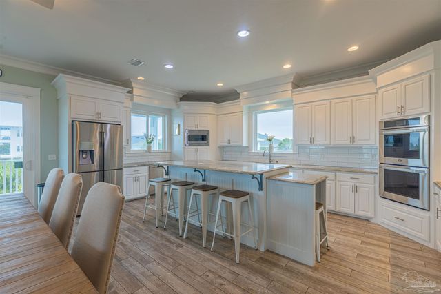 1 Calle Traviesa, Pensacola Beach, FL 32561