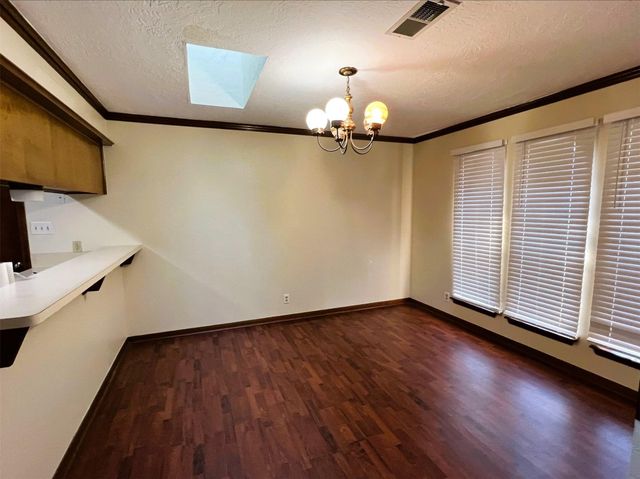 102 Briar Ridge Drive, Bellville, TX 77418