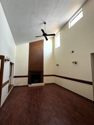 102 Briar Ridge Drive, Bellville, TX 77418