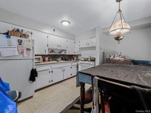 1969 Edison Avenue, Bronx, NY 10461