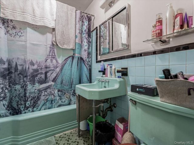 1969 Edison Avenue, Bronx, NY 10461