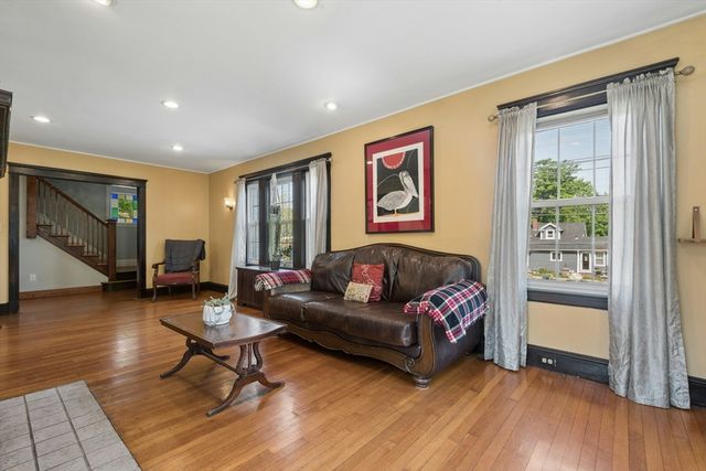 146 Purchase St, Milford, MA 01757