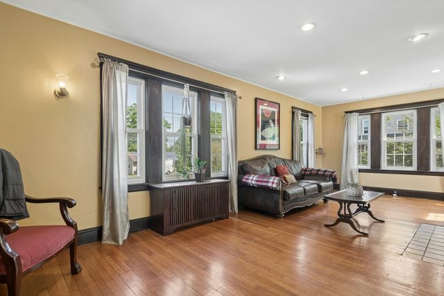 146 Purchase St, Milford, MA 01757