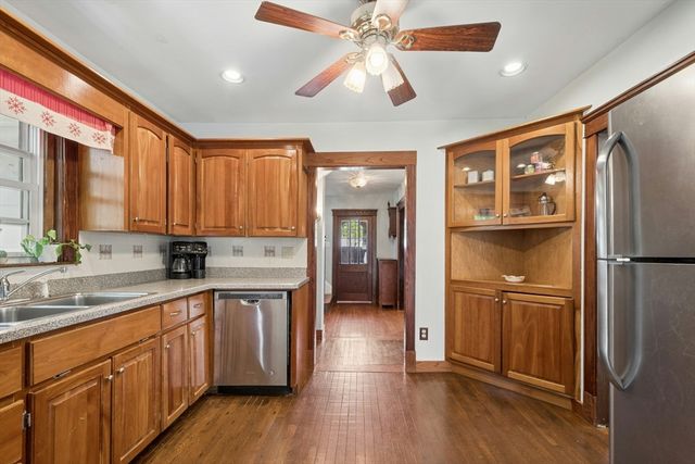 146 Purchase St, Milford, MA 01757