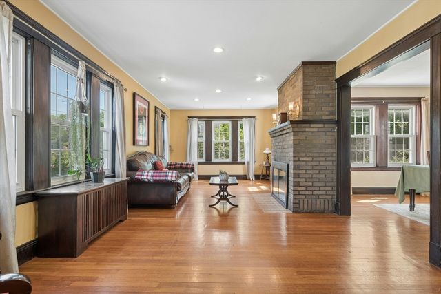 146 Purchase St, Milford, MA 01757