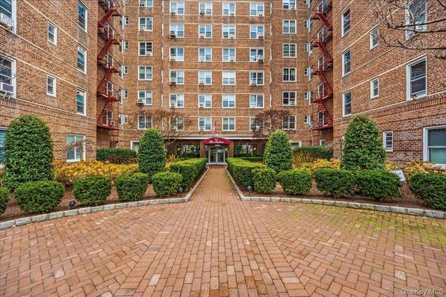 64-11 99 Street 414, Rego Park, NY 11374