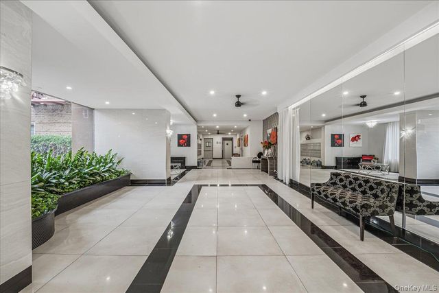 64-11 99 Street 414, Rego Park, NY 11374