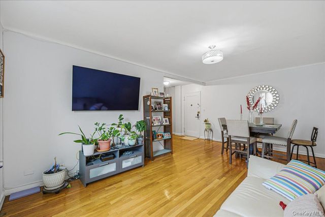 64-11 99 Street 414, Rego Park, NY 11374