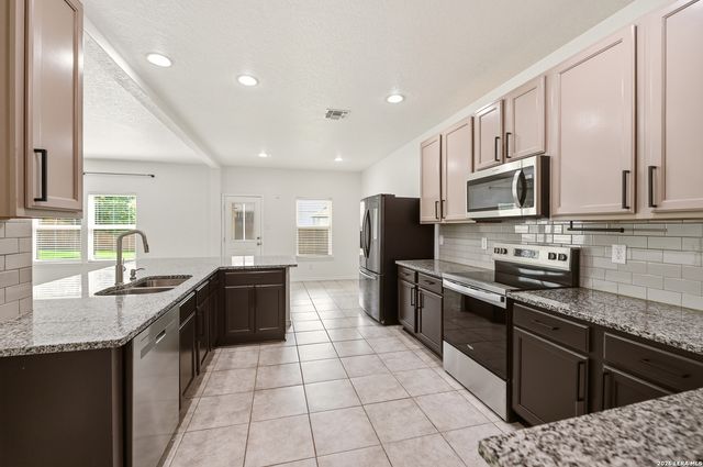 159 DEER BLF, San Antonio, TX 78253