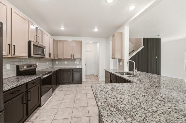 159 DEER BLF, San Antonio, TX 78253