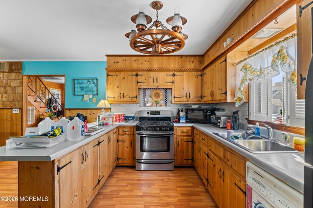 521 E Long Branch Avenue, Ocean Gate, NJ 08740