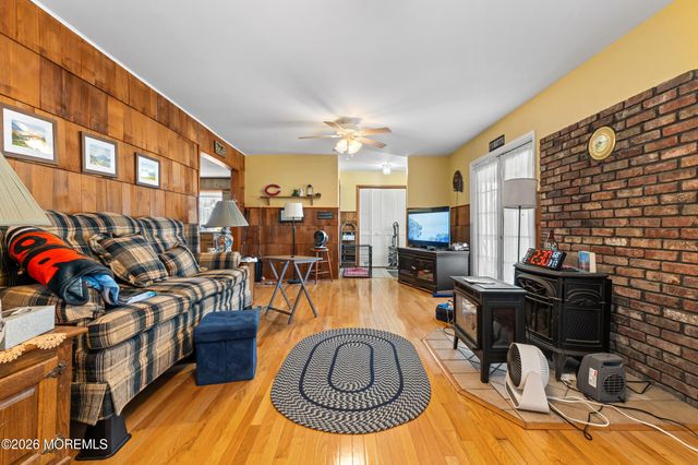 521 E Long Branch Avenue, Ocean Gate, NJ 08740