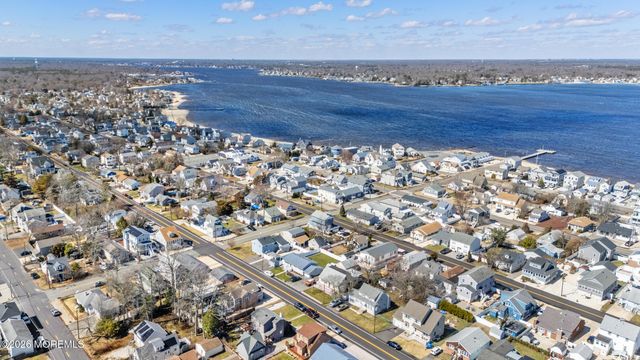 521 E Long Branch Avenue, Ocean Gate, NJ 08740