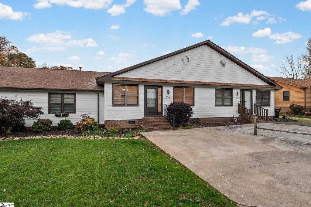 106 Sunningdale Court, Easley, SC 29642