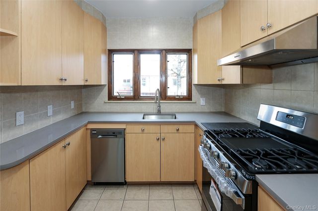 67-47 Kessel Street, Forest Hills, NY 11375