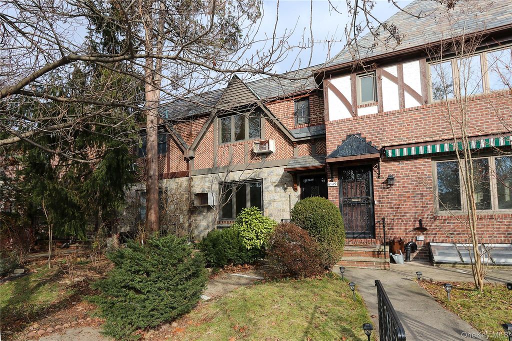 67-47 Kessel Street, Forest Hills, NY 11375