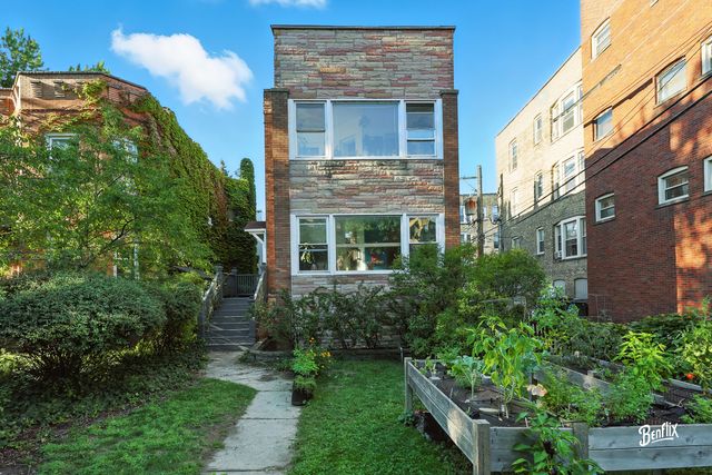 1224 W Lunt Avenue, Chicago, IL 60626
