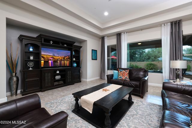 2542 N Woods End Place, Tucson, AZ 85749