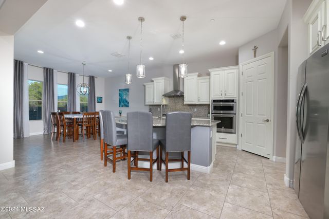 2542 N Woods End Place, Tucson, AZ 85749