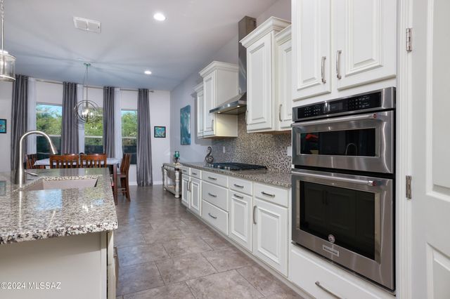 2542 N Woods End Place, Tucson, AZ 85749