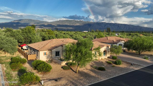 2542 N Woods End Place, Tucson, AZ 85749