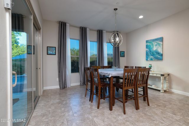 2542 N Woods End Place, Tucson, AZ 85749