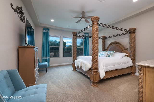 2542 N Woods End Place, Tucson, AZ 85749