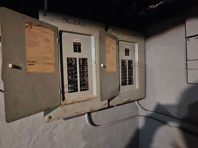 5948 W Diversey Avenue, Chicago, IL 60639