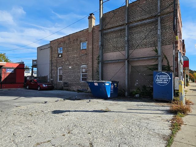 5948 W Diversey Avenue, Chicago, IL 60639