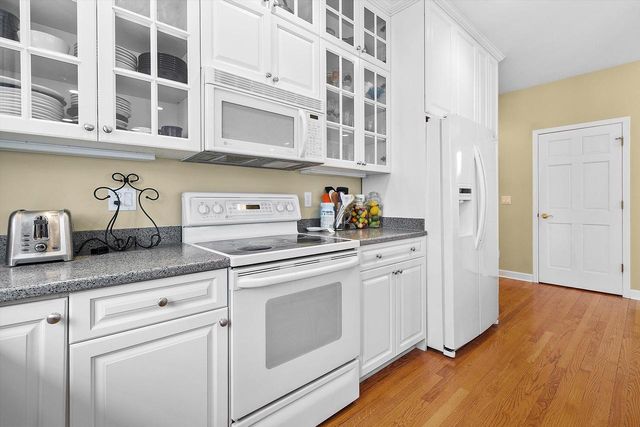 2 Lincoln PARKWAY, Williams Bay, WI 53191