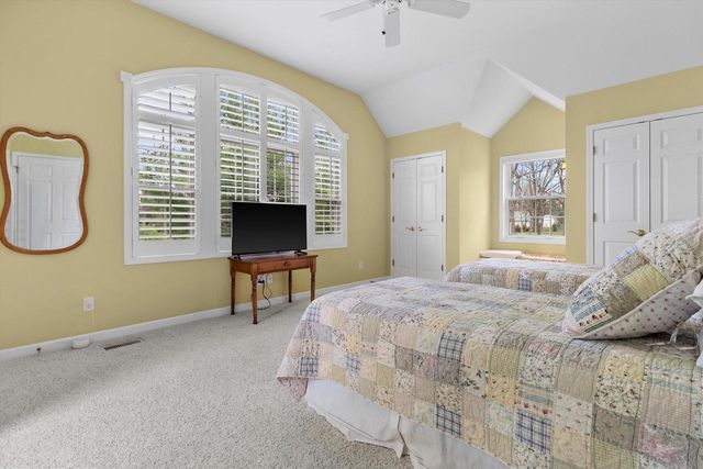 2 Lincoln PARKWAY, Williams Bay, WI 53191