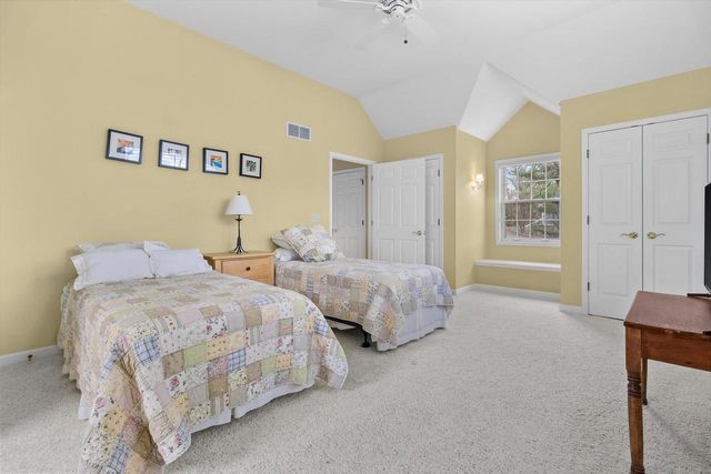 2 Lincoln PARKWAY, Williams Bay, WI 53191