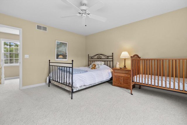 2 Lincoln PARKWAY, Williams Bay, WI 53191