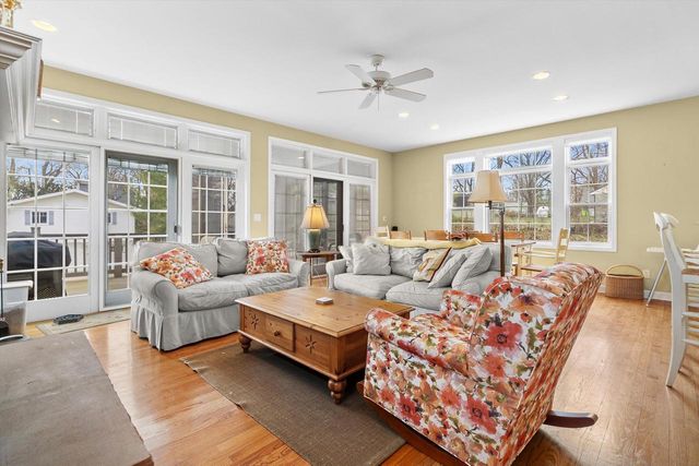 2 Lincoln PARKWAY, Williams Bay, WI 53191